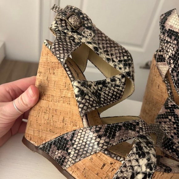 Women's MIA Snakeskin Platform Wedges size 7.5 - Picture 10 of 11